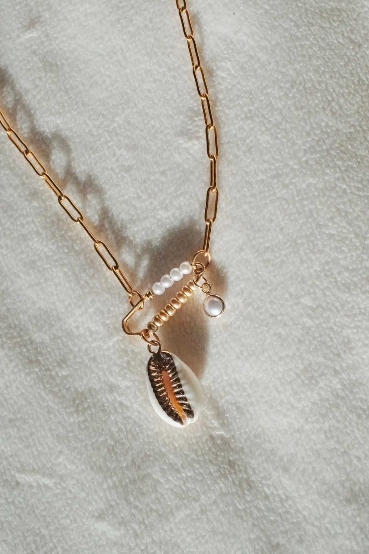 Shell Pearl Pin Necklace